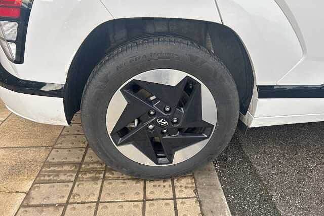 Hyundai KONA ELECTRIC HATCHBACK 160kW Advance 65kWh 5dr Auto White