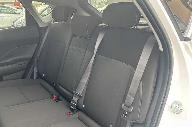 Hyundai KONA ELECTRIC HATCHBACK 160kW Advance 65kWh 5dr Auto White