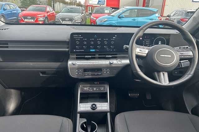 Hyundai KONA ELECTRIC HATCHBACK 160kW Advance 65kWh 5dr Auto White