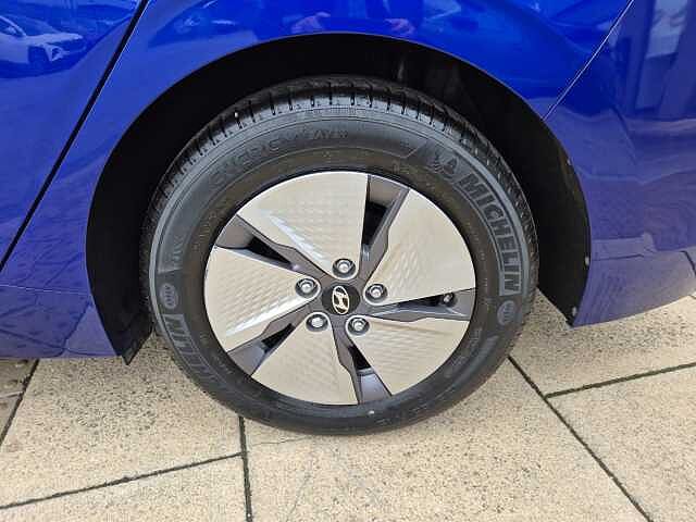 Hyundai IONIQ 1.6 GDi Hybrid Premium 5dr DCT