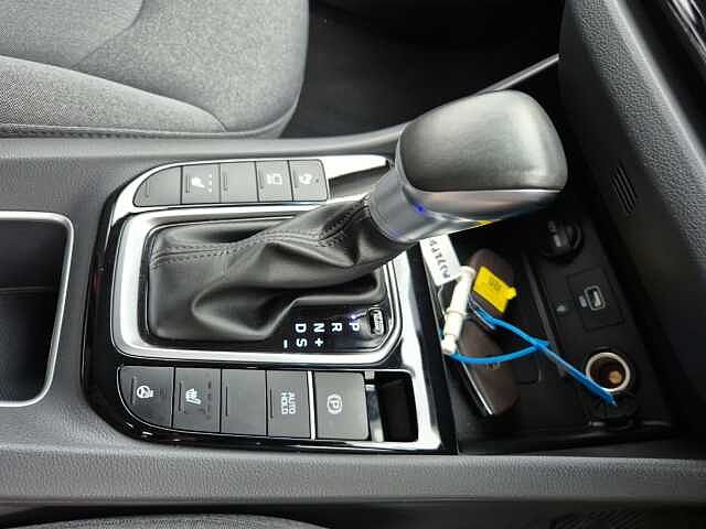 Hyundai IONIQ 1.6 GDi Hybrid Premium 5dr DCT