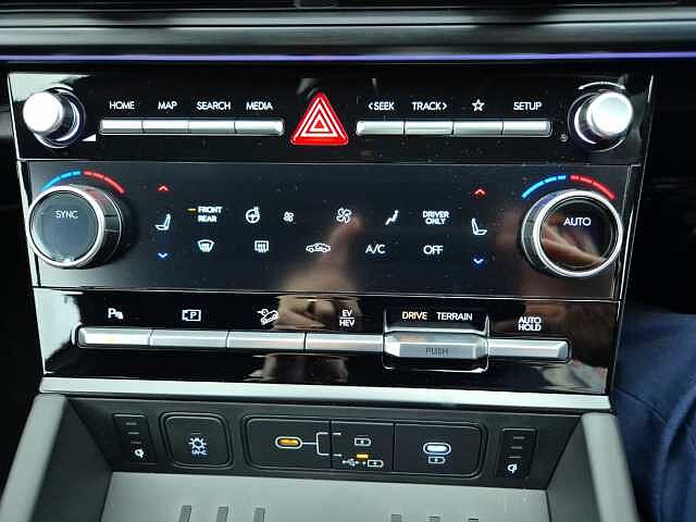 Hyundai SANTA FE 1.6 TGDi Plug-in Hybrid Calligraphy 5dr 4WD Auto