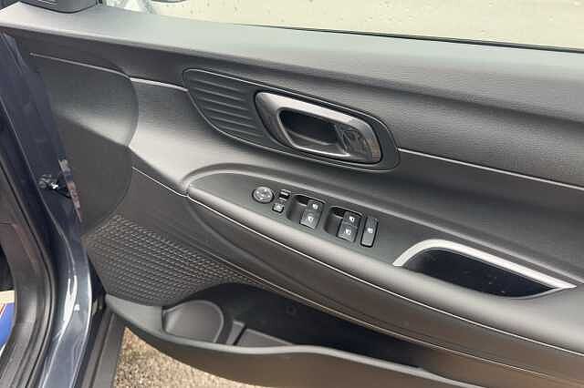 Hyundai Bayon Hatchback 1.0 TGDi Premium 5dr