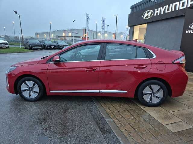 Hyundai IONIQ 1.6 GDi Hybrid Premium 5dr DCT