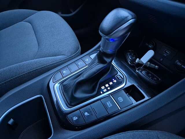 Hyundai IONIQ 1.6 GDi Hybrid Premium 5dr DCT