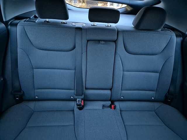 Hyundai IONIQ 1.6 GDi Hybrid Premium 5dr DCT
