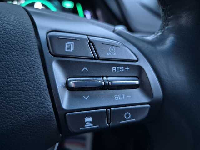 Hyundai IONIQ 1.6 GDi Hybrid Premium 5dr DCT