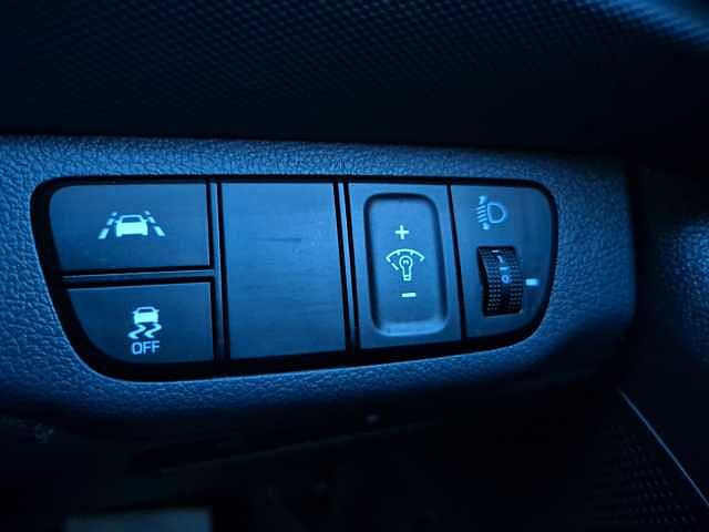 Hyundai IONIQ 1.6 GDi Hybrid Premium 5dr DCT